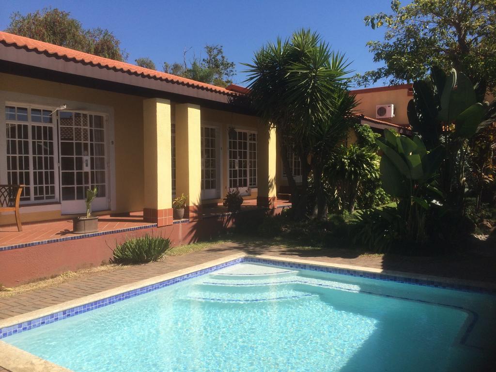 Auberge Guest Lodge Mbombela Exterior photo